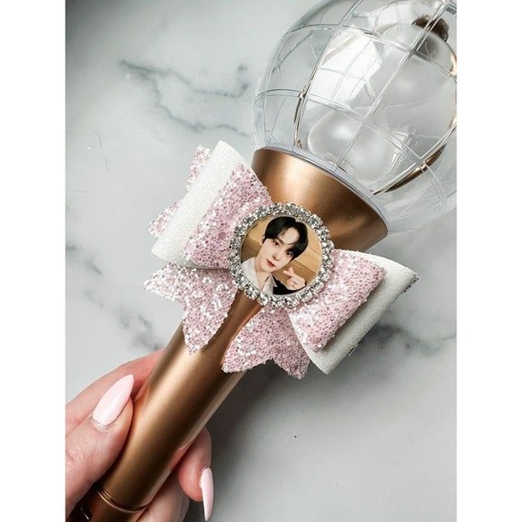 YUHNO Ateez Photo Bow for Light Stick Decoration WORLD TOUR 2024 - Picture 1 of 1